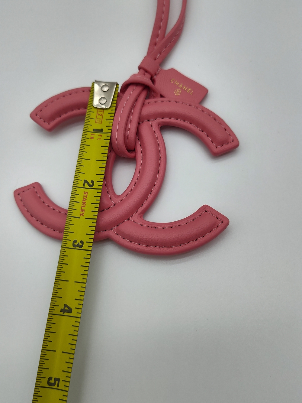 CHANEL Makeup Promotional Pink Lambskin Leather CC Logo Bag Charm Gold Hardware - Picture 6 of 8